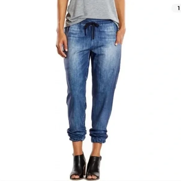 LUCY Indigo Do Everything Light Blue Denim Print Jogger - Picture 2 of 16